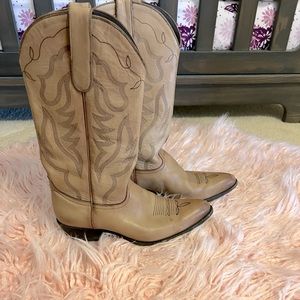Old Boot Factory - Woman’s Brookshire